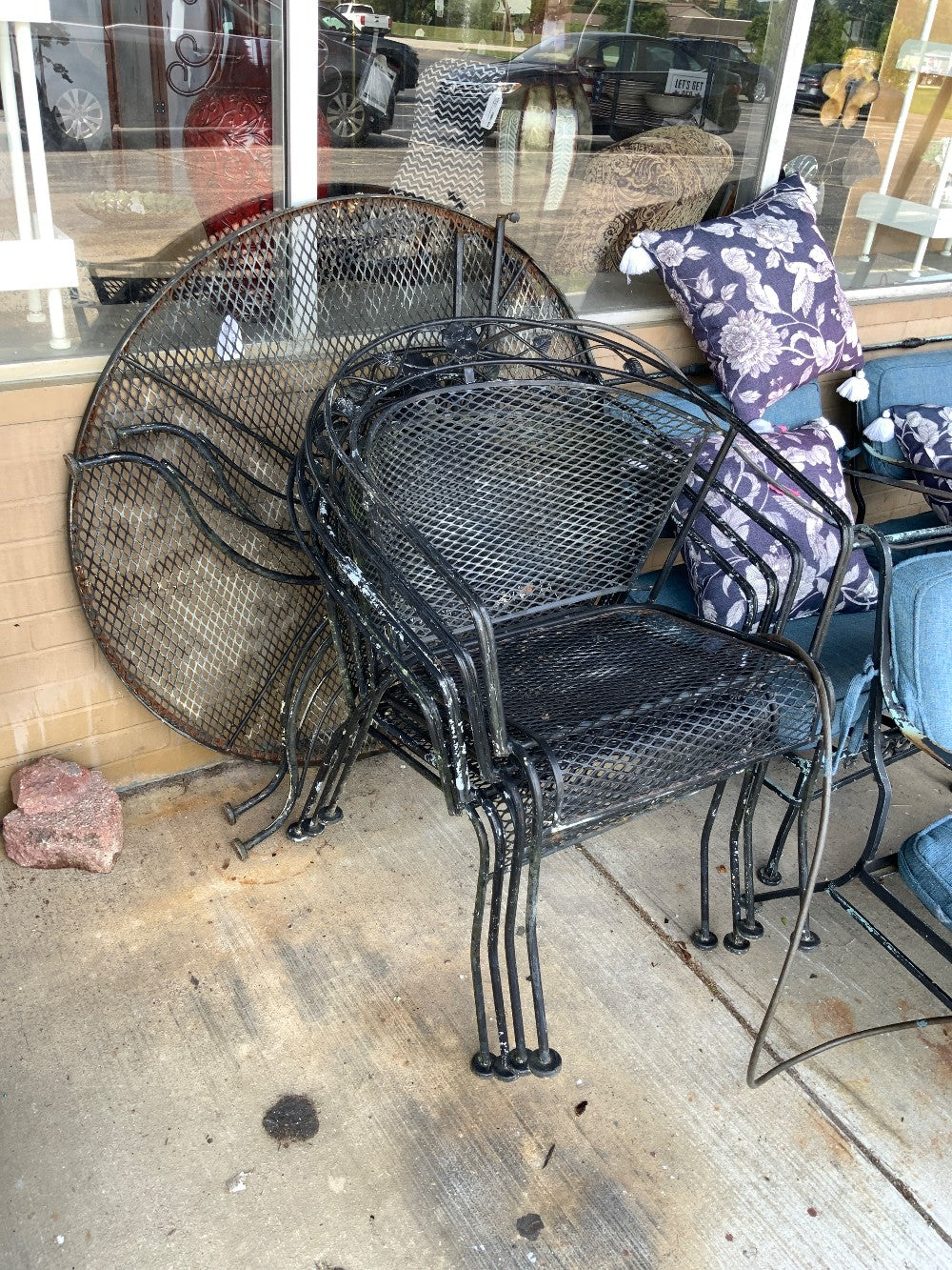 Black Wrought Iron Table and 4 Chairs